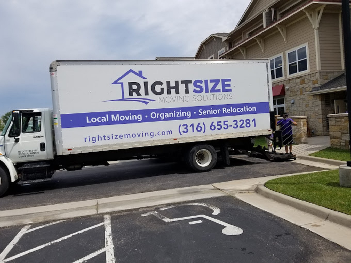 Rightsize Moving Solutions Mover in Wichita