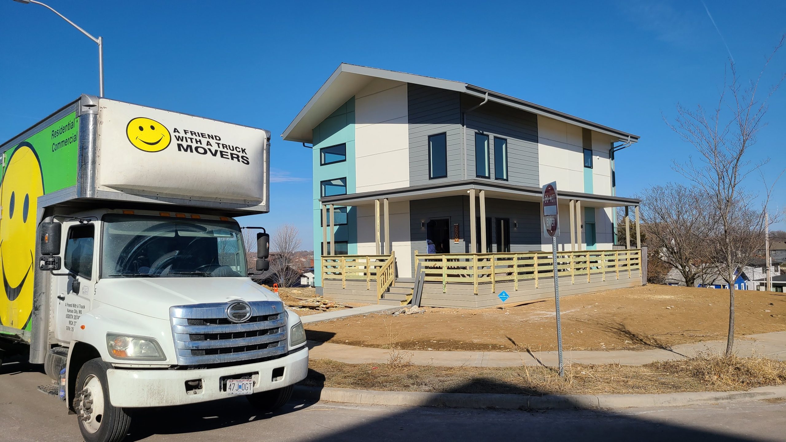 A Friend With A Truck Movers Mover in Kansas City