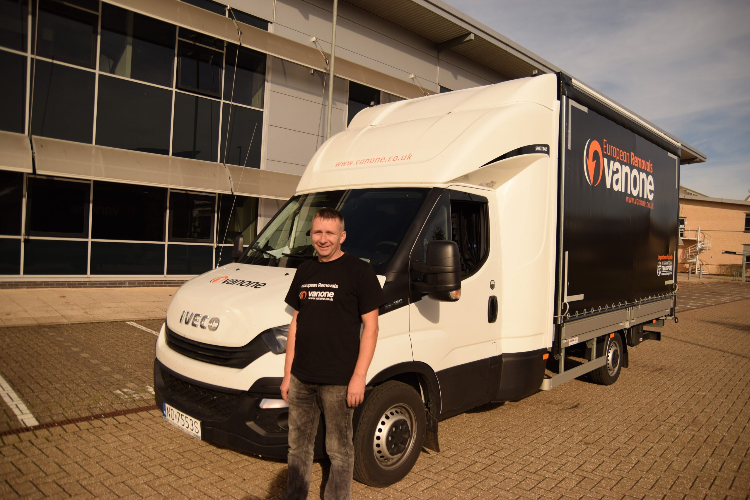 VANONE - INTERNATIONAL MOVERS Mover in Bromley