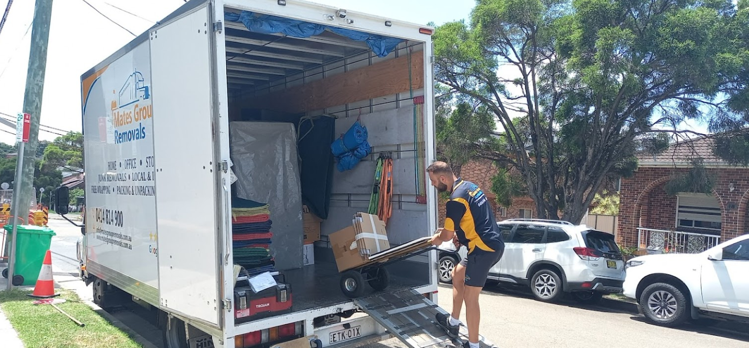 Mates Group Removals Moving Company in Oakdale